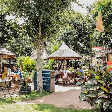 Lebo'S Soweto Backpackers Hostel Exterior photo