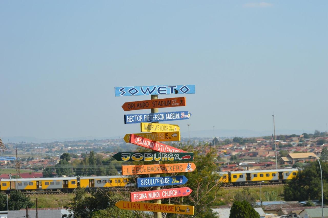 Lebo'S Soweto Backpackers Hostel Exterior photo