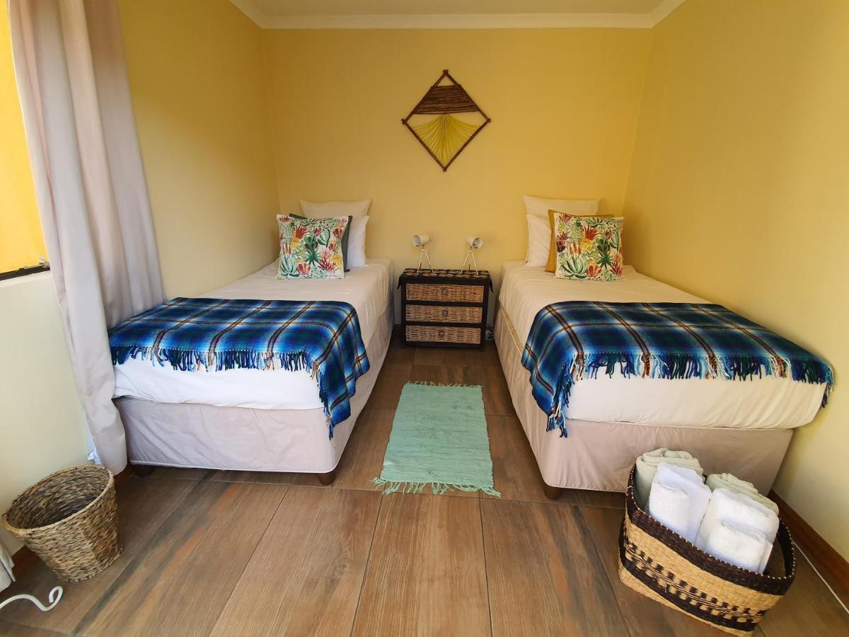 Lebo'S Soweto Backpackers Hostel Exterior photo