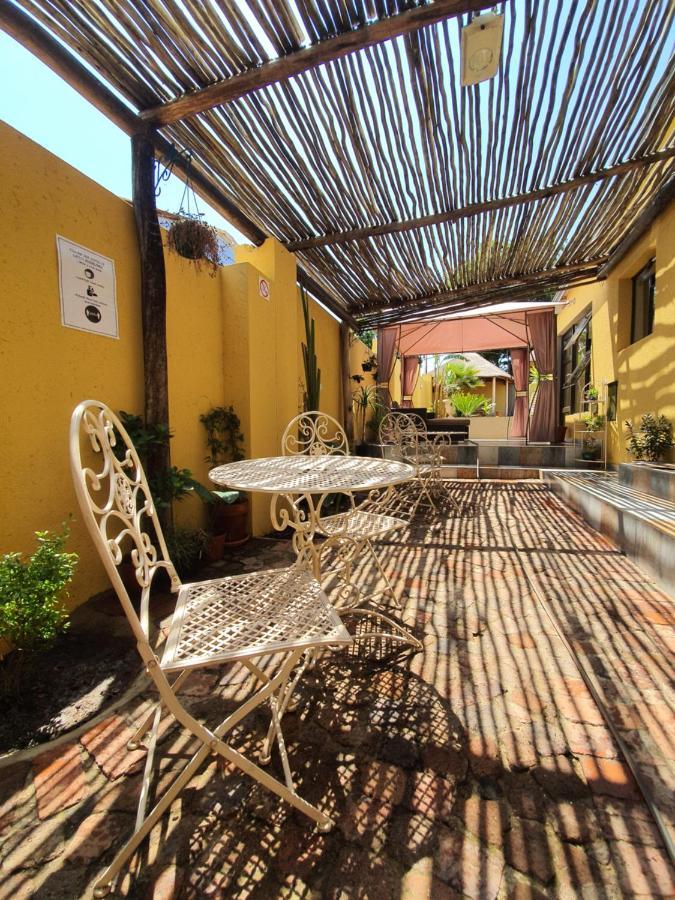 Lebo'S Soweto Backpackers Hostel Exterior photo