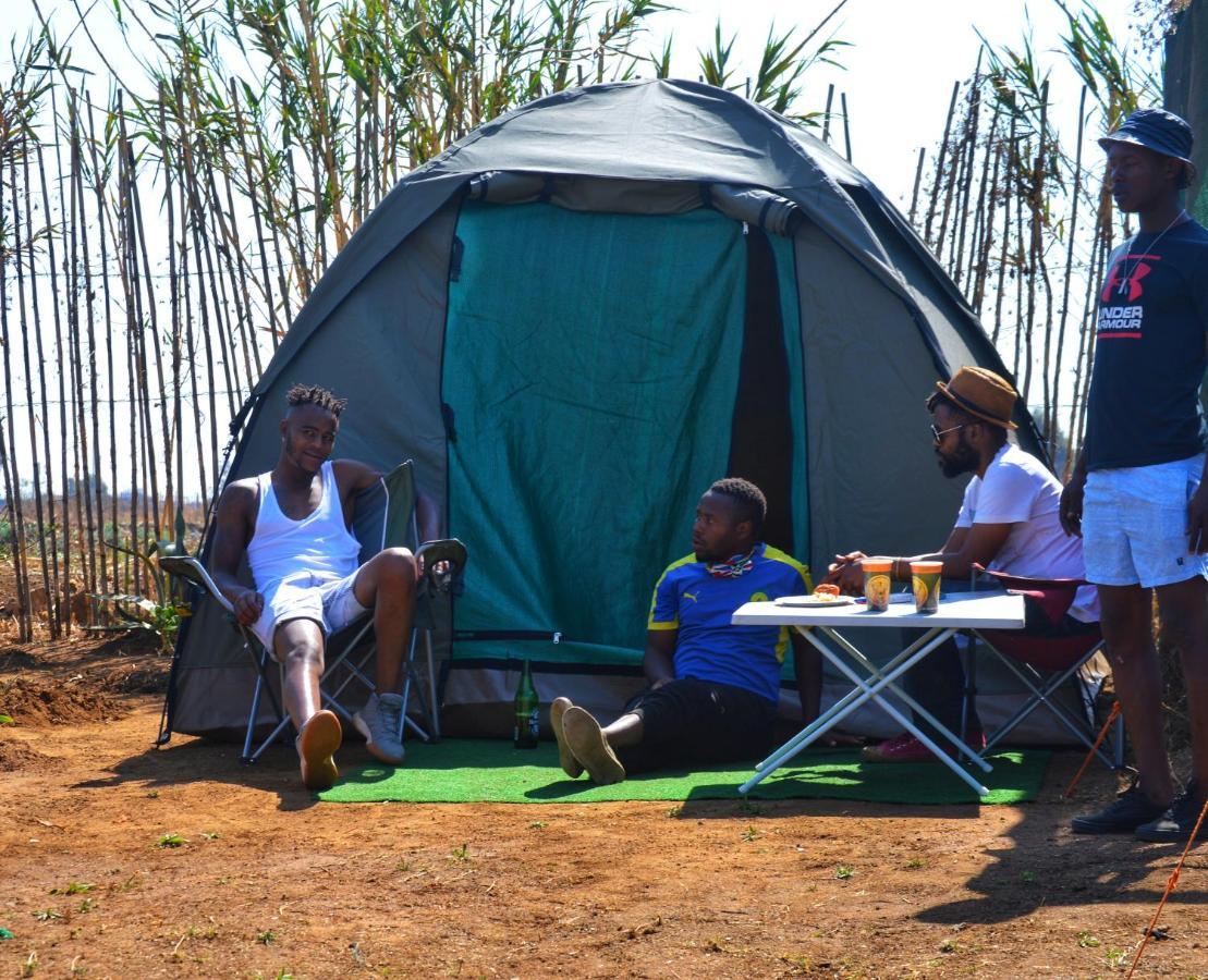 Lebo'S Soweto Backpackers Hostel Exterior photo