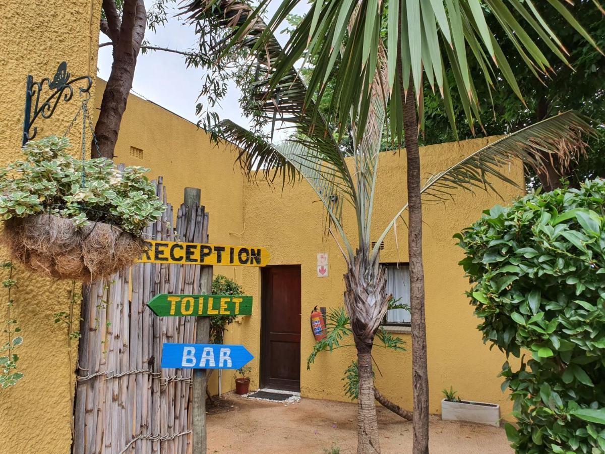 Lebo'S Soweto Backpackers Hostel Exterior photo
