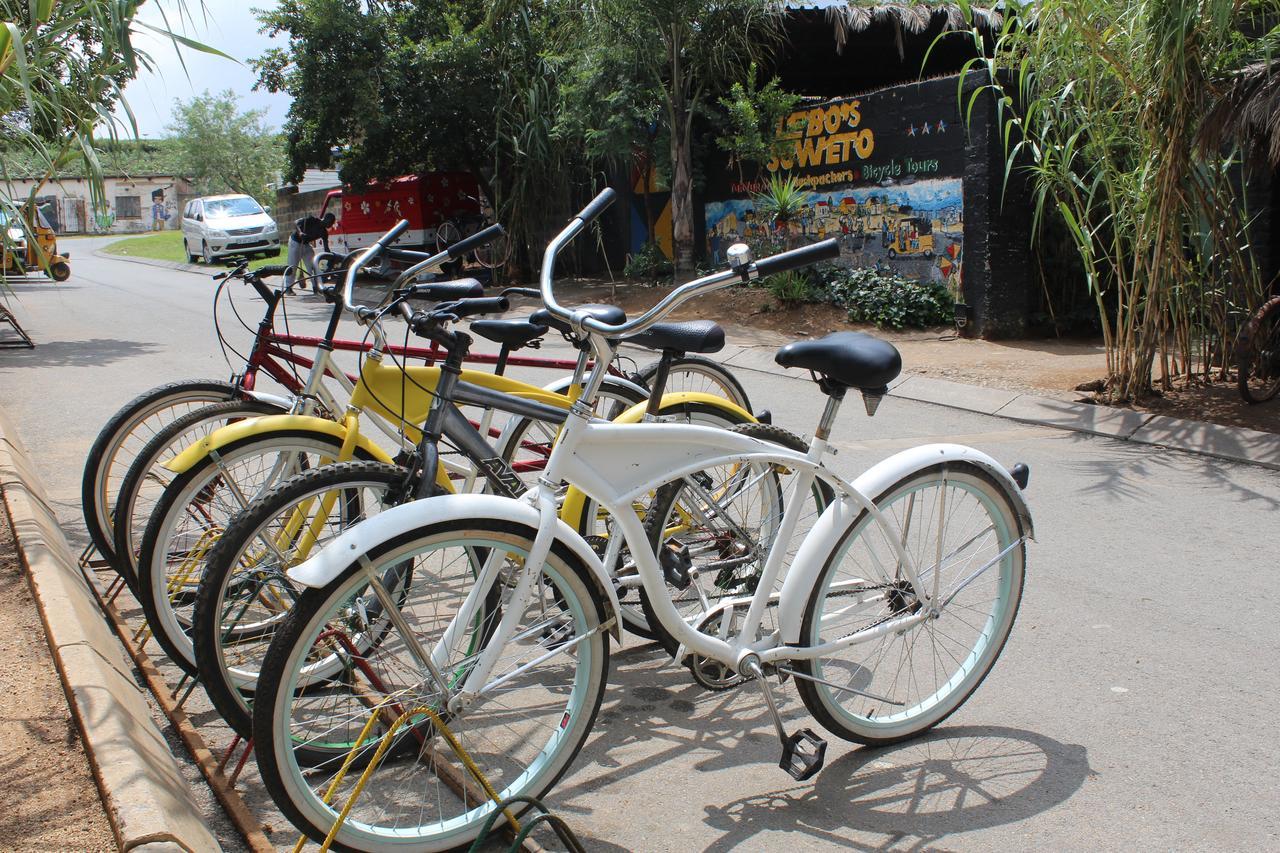 Lebo'S Soweto Backpackers Hostel Exterior photo